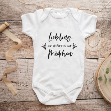 Baby Body "Liebling, wir bekommen ein Mädchen"