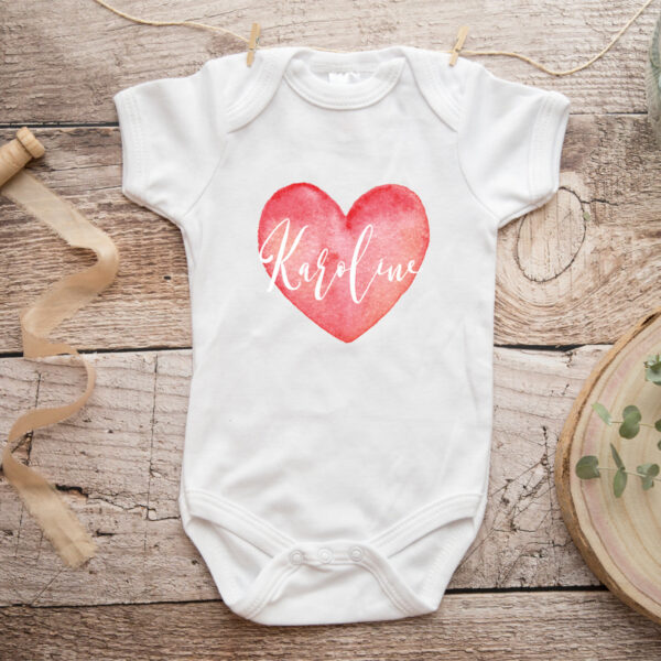 Baby Body Name in rotem Herz – Bild 4