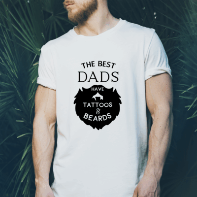 Herren T-Shirt "The best dads have tattoos & beards" weiß aus 100% Baumwolle