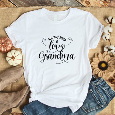 Damen T-Shirt "All you need is love and Grandma" weiß aus 100% Baumwolle