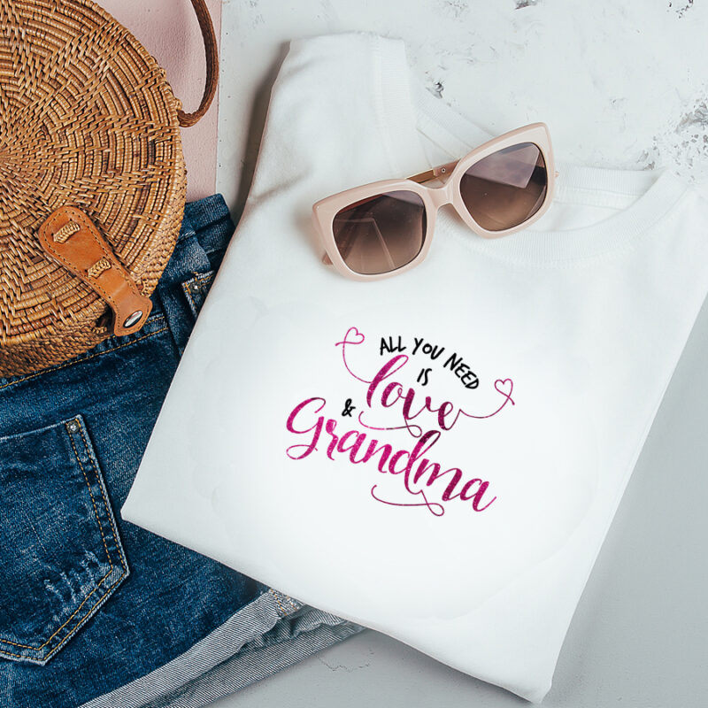 Damen T-Shirt "All you need is love and Grandma" weiß aus 100% Baumwolle – Bild 3