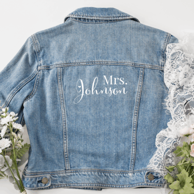 Personalisierte Jeansjacke "Mrs"