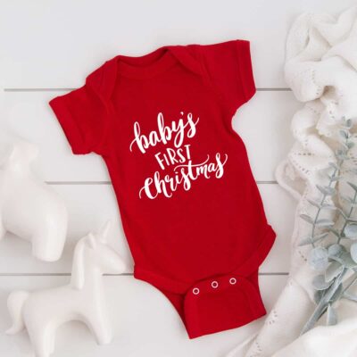 Body "Babys first Christmas" aus 100% Baumwolle für Weihnachten