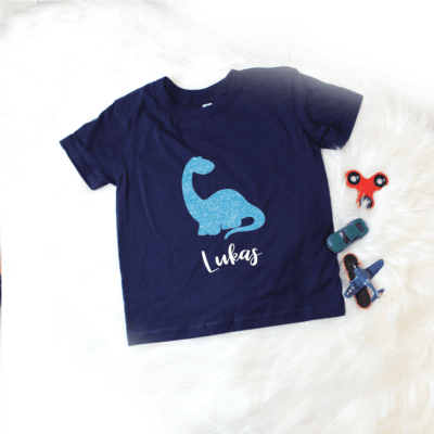 Kinder T-Shirt mit Dino und Name aus 100% Baumwolle