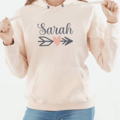 personalisierter Damen Hoodie mit Name PFEIL aus 100% Baumwolle