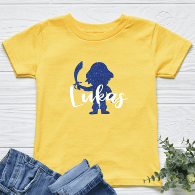 Personalisiertes Kinder T-Shirt mit Pirat und Name aus 100% Baumwolle