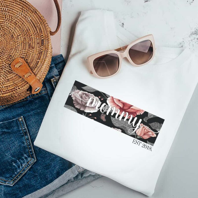 personalisiertes Damen T-Shirt "Mommy" mit Jahreszahl aus 100% Baumwolle