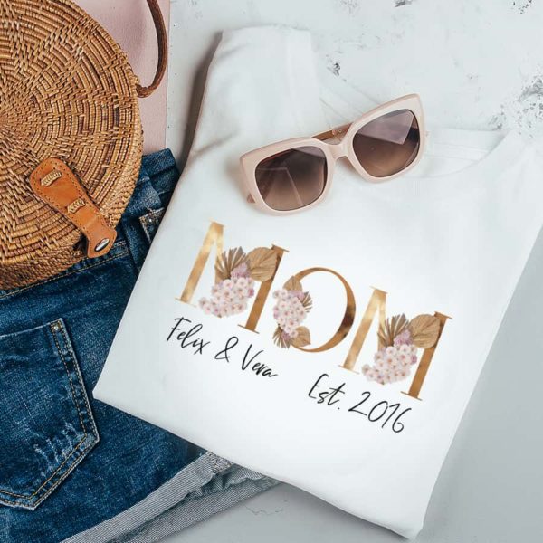 personalisiertes Damen T-Shirt "MOM" Rose aus 100% Baumwolle