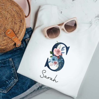 personalisiertes T-Shirt mit Name und Initiale Indigo, personalisiertes Mama T-Shirt, Mama T-Shirt, Mama Shirt, Muttertagsgeschenk, Muttertagsgeschenke Ideen, Muttertagsgeschenke Ideen personalisiert, personalisiertes Geschenk, personalisierte Mama Geschenke, Mama Leiberl, Muttertag Leiberl, personalisiertes Geschenk, beste Freundin, Geschenkidee beste Freundin, Geschenkidee Freundin, personalisierte Produkte, Weihnachtsgeschenk personalisiert, Weihnachtsgeschenk beste Freundin