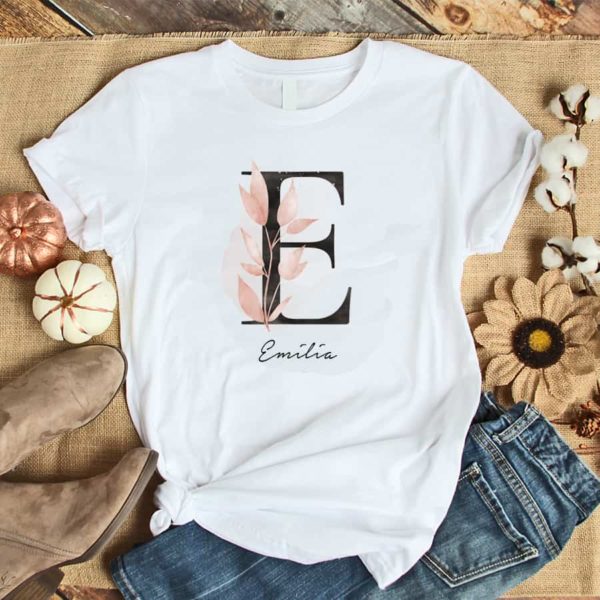 personalisiertes T-Shirt mit Name und Initiale Violett, personalisiertes Mama T-Shirt, Mama T-Shirt, Mama Shirt, Muttertagsgeschenk, Muttertagsgeschenke Ideen, Muttertagsgeschenke Ideen personalisiert, personalisiertes Geschenk, personalisierte Mama Geschenke, Mama Leiberl, Muttertag Leiberl, personalisiertes Geschenk, beste Freundin, Geschenkidee beste Freundin, Geschenkidee Freundin, personalisierte Produkte, Weihnachtsgeschenk personalisiert, Weihnachtsgeschenk beste Freundin