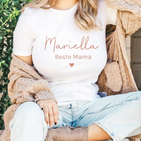 personalisiertes Mama T-Shirt mit Name und Herz