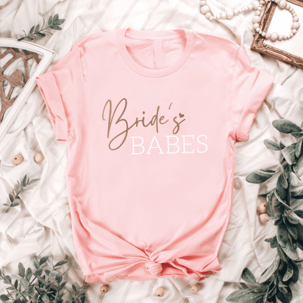 Bride to Be Shirt, Bride to be JGA, T Shirt JGA, T Shirt Junggesellenabschied, T Shirt Polterabend, T Shirt Bachelorette Party, Junggesellenabschied Outfit, Outfit Braut, T Shirt Braut, T Shirt Braut JGA, Party Outfits JGA, Party Outfit Braut, Junggesellenabschied Frauen, JGA Frauen, Ideen Junggesellenabschied, Ideen JGA, Virtueller JGA, Virtueller JGA Outfits, Virtueller Junggesellenabschied, Geschenk Braut JGA, Geschenk Braut Jungesellenabschied