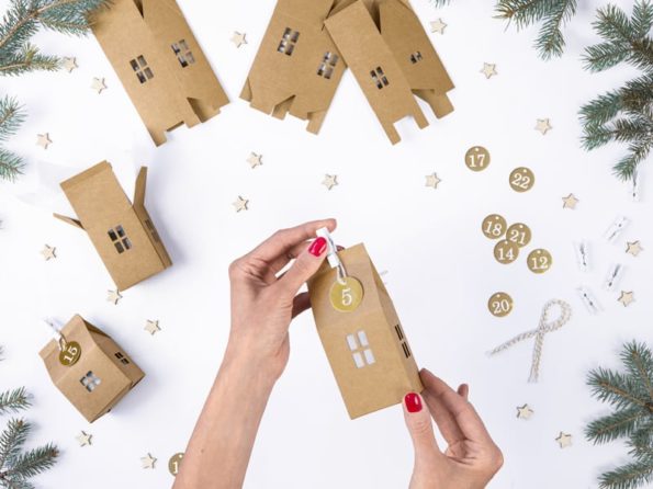 DIY Adventskalender Häuser aus Karton