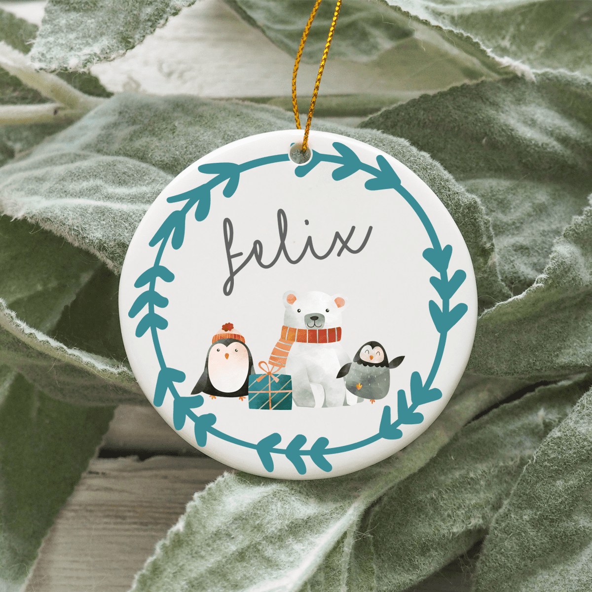 personalisiertes Weihnachtsornament Fuchs, Baumschmuck Weihnachten, personalisierte Geschenkidee Familie, Familiengeschenk Weihnachten, Weihnachtskugel mit Name, Weihnachtskugeln mit Name, Weihnachtskugel personalisiert, Geschenkidee Kinder, Geschenkidee Familie, Weihnachtskugel mit Name Österreich, Weihnachts Ornament Keramik, Weihnachtsschmuck Keramik, Baumbehang Reh, personalisierte Geschenkidee Weihnachten