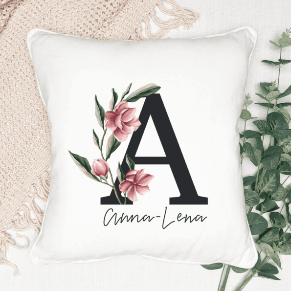 personalisiertes Kissen mit Buchstabe Magnolia