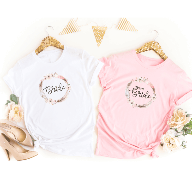 Bride to Be Shirt, Bride to be JGA, T Shirt JGA, T Shirt Junggesellenabschied, T Shirt Polterabend, T Shirt Bachelorette Party, Junggesellenabschied Outfit, Outfit Braut, T Shirt Braut, T Shirt Braut JGA, Party Outfits JGA, Party Outfit Braut, Junggesellenabschied Frauen, JGA Frauen, Ideen Junggesellenabschied, Ideen JGA, Virtueller JGA, Virtueller JGA Outfits, Virtueller Junggesellenabschied, Geschenk Braut JGA, Geschenk Braut Jungesellenabschied