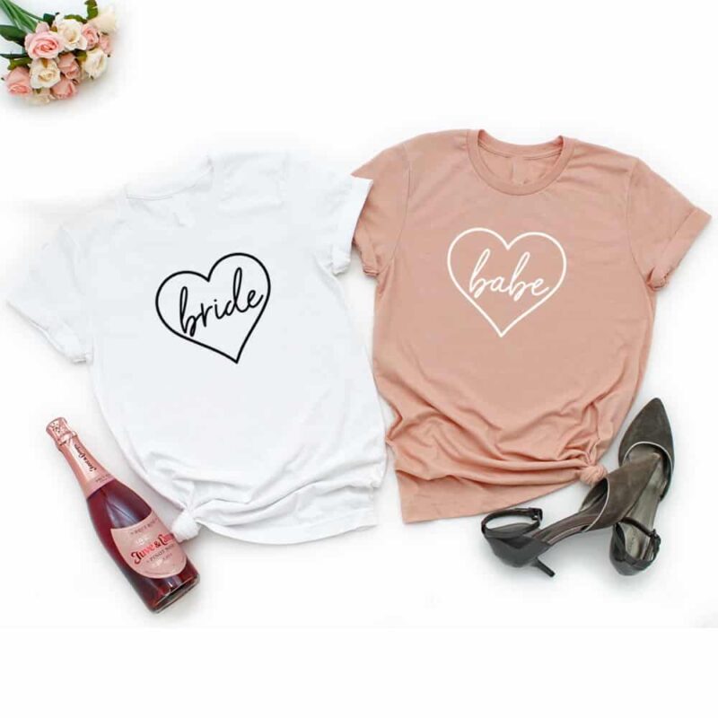 Bride to Be Shirt, Bride to be JGA, T Shirt JGA, T Shirt Junggesellenabschied, T Shirt Polterabend, T Shirt Bachelorette Party, Junggesellenabschied Outfit, Outfit Braut, T Shirt Braut, T Shirt Braut JGA, Party Outfits JGA, Party Outfit Braut, Junggesellenabschied Frauen, JGA Frauen, Ideen Junggesellenabschied, Ideen JGA, Virtueller JGA, Virtueller JGA Outfits, Virtueller Junggesellenabschied, Geschenk Braut JGA, Geschenk Braut Jungesellenabschied