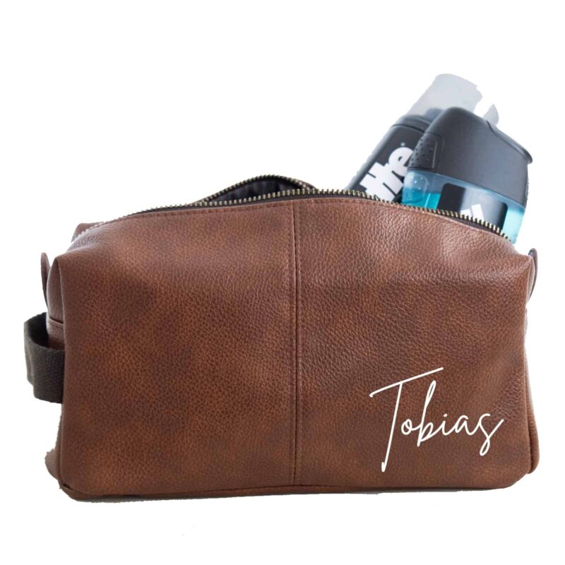 Kosmetiktasche, Waschtasche, Kulturtasche, Herren, Männer, Vater, Papa, Vatertag, personalisiert, mit Namen, mit Kindernamen, Taschen & Geldbörsen, Kulturbeutel Männer, Kulturbeutel personalisiert, Geschenk aus Kunstleder, Geschenk-Idee Papa, Geschenk bester Freund, Trauzeuge, Bruder, Reisetasche, Urlaubstasche, Geburtstagsgeschenk