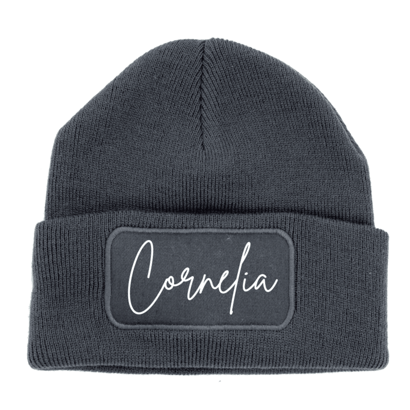 Personalisierte Mütze mit Kindernamen, Mütze personalisiert, Wintermütze, Mom Kindernamen, Geschenk, Freundin, Mama, Papa, Dad, Mom, Geschenk-Idee, Beanie personalisiert, Haube personalisiert, Kindernamen, mit Namen, Weihnachts-Geschenk, Geschenk Muttertag, Geschenk Vatertag