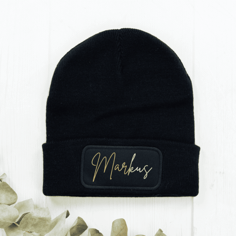 Personalisierte Mütze mit Kindernamen, Mütze personalisiert, Wintermütze, Mom Kindernamen, Geschenk, Freundin, Mama, Papa, Dad, Mom, Geschenk-Idee, Beanie personalisiert, Haube personalisiert, Kindernamen, mit Namen, Weihnachts-Geschenk, Geschenk Muttertag, Geschenk Vatertag
