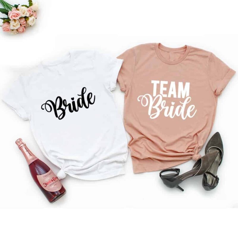 Bride to Be Shirt, Bride to be JGA, T Shirt JGA, T Shirt Junggesellenabschied, T Shirt Polterabend, T Shirt Bachelorette Party, Junggesellenabschied Outfit, Outfit Braut, T Shirt Braut, T Shirt Braut JGA, Party Outfits JGA, Party Outfit Braut, Junggesellenabschied Frauen, JGA Frauen, Ideen Junggesellenabschied, Ideen JGA, Virtueller JGA, Virtueller JGA Outfits, Virtueller Junggesellenabschied, Geschenk Braut JGA, Geschenk Braut Jungesellenabschied