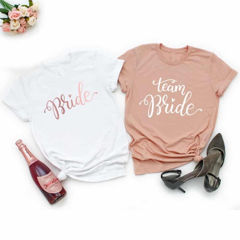 Bride to Be Shirt, Bride to be JGA, T Shirt JGA, T Shirt Junggesellenabschied, T Shirt Polterabend, T Shirt Bachelorette Party, Junggesellenabschied Outfit, Outfit Braut, T Shirt Braut, T Shirt Braut JGA, Party Outfits JGA, Party Outfit Braut, Junggesellenabschied Frauen, JGA Frauen, Ideen Junggesellenabschied, Ideen JGA, Virtueller JGA, Virtueller JGA Outfits, Virtueller Junggesellenabschied, Geschenk Braut JGA, Geschenk Braut Jungesellenabschied