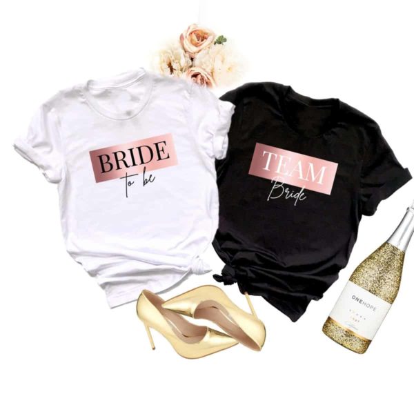 Bride to Be Shirt, Bride to be JGA, T Shirt JGA, T Shirt Junggesellenabschied, T Shirt Polterabend, T Shirt Bachelorette Party, Junggesellenabschied Outfit, Outfit Braut, T Shirt Braut, T Shirt Braut JGA, Party Outfits JGA, Party Outfit Braut, Junggesellenabschied Frauen, JGA Frauen, Ideen Junggesellenabschied, Ideen JGA, Virtueller JGA, Virtueller JGA Outfits, Virtueller Junggesellenabschied, Geschenk Braut JGA, Geschenk Braut Jungesellenabschied