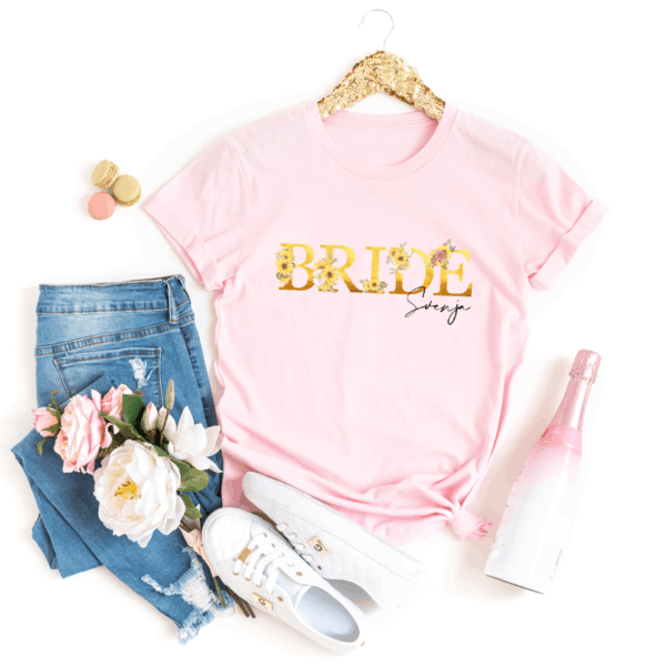 Bride to Be Shirt, Bride to be JGA, T Shirt JGA, T Shirt Junggesellenabschied, T Shirt Polterabend, T Shirt Bachelorette Party, Junggesellenabschied Outfit, Outfit Braut, T Shirt Braut, T Shirt Braut JGA, Party Outfits JGA, Party Outfit Braut, Junggesellenabschied Frauen, JGA Frauen, Ideen Junggesellenabschied, Ideen JGA, Virtueller JGA, Virtueller JGA Outfits, Virtueller Junggesellenabschied, Geschenk Braut JGA, Geschenk Braut Jungesellenabschied