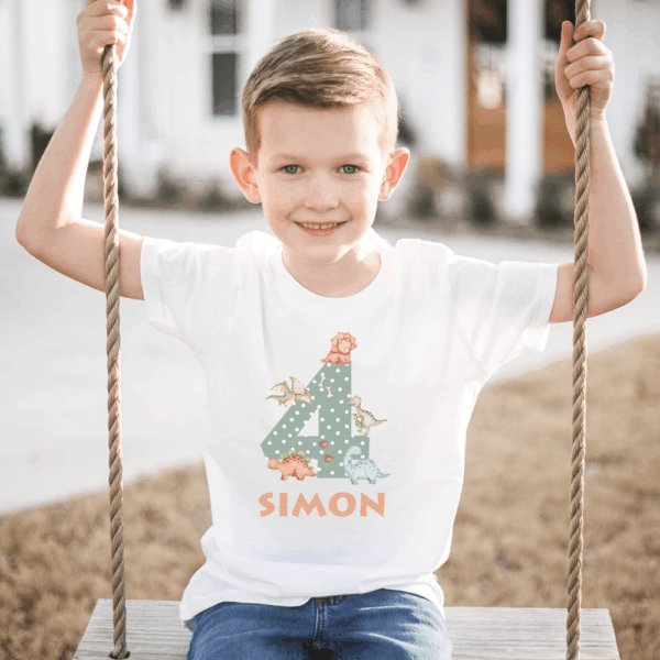 Kinder Shirt, T-Shirt, Kleidung, Kinder-Geburtstag, Einschulung, Party, Junge, Dinosaurier, personalisiert, mit Name, Kindergeburtstag, Partydeko, Partydekoration, Dekoration, Einschulung, Taufe, Geschenk, Dinoparty