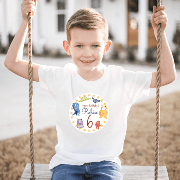 Kinder Shirt, T-Shirt, Kleidung, Kinder-Geburtstag, Einschulung, Party, Junge, Dinosaurier, personalisiert, mit Name, Kindergeburtstag, Partydeko, Partydekoration, Dekoration, Einschulung, Taufe, Geschenk, Dinoparty