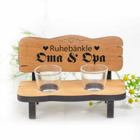 personalisierte Schnapsbank, Schnapsbank mit Gravur, Schnapsbank mit Namen, Geschenk-idee Hochzeit, Geschenk-idee Verlobung, Schnapsbank mit Trinkspruch, Schnapsbank mit Schnapsgläser, Schnapsbank mit Datum, Geburtstag, Weihnachten, Schnapsbank aus Holz, Schnapsbank aus Erlenholz, Geschenkidee Familie, Paare , Valentinstag, Schnapsbank für das Brautpaar, Geschenkidee Oma Opa Großeltern Geschenk-Idee