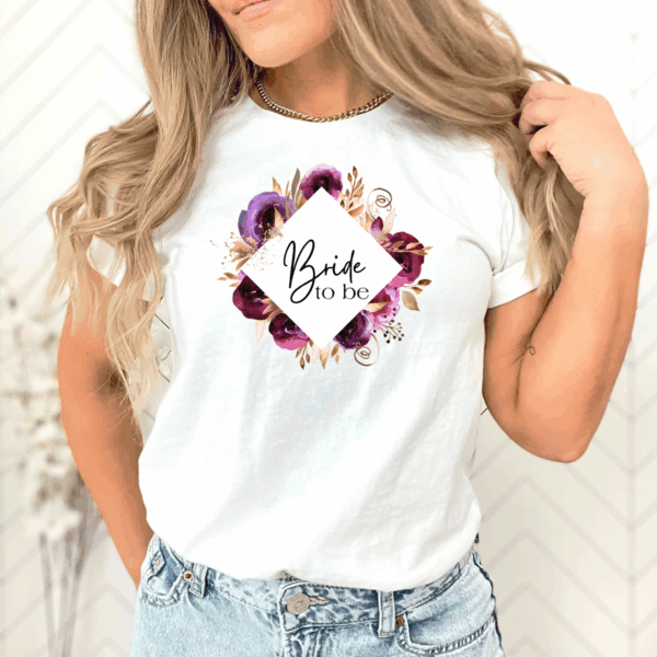 Bride to Be Shirt, Bride to be JGA, T Shirt JGA, T Shirt Junggesellenabschied, T Shirt Polterabend, T Shirt Bachelorette Party, Junggesellenabschied Outfit, Outfit Braut, T Shirt Braut, T Shirt Braut JGA, Party Outfits JGA, Party Outfit Braut, Junggesellenabschied Frauen, JGA Frauen, Ideen Junggesellenabschied, Ideen JGA, Virtueller JGA, Virtueller JGA Outfits, Virtueller Junggesellenabschied, Geschenk Braut JGA, Geschenk Braut Jungesellenabschied