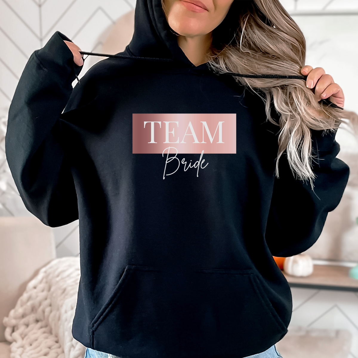 Hoodies & Sweatshirts, Pulli, Kapuzen-Pullover, Geschenk-Idee, Sweater, Hoodie, Kapuzenpulli, Braut, Team Braut, Bride, Team Bride, Junggesellenabschied, JGA, Polterabend, Polterer, Herbst-Outfit, Winter-Outfit, kalt, Braut-Party, Hen-Party, Bride Babe’s, Trauzeugin, Brautjungfer, Outdoor