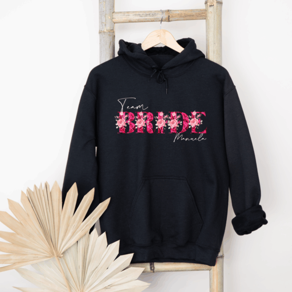 Hoodies & Sweatshirts, Pulli, Kapuzen-Pullover, Geschenk-Idee, Sweater, Hoodie, Kapuzenpulli, Braut, Team Braut, Bride, Team Bride, Junggesellenabschied, JGA, Polterabend, Polterer, Herbst-Outfit, Winter-Outfit, kalt, Braut-Party, Hen-Party, Bride Babe’s, Trauzeugin, Brautjungfer, Outdoor, JGA Hoodie