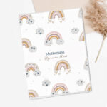 Mutterpass personalisiert mit Name  Du suchst eine schöne Geschenk-Idee für dich selbst zur Schwangerschaft, Taufe, Geburtstag oder die Babyparty (oder natürlich jeden anderen möglichen Anlass)? Dann bist du bei uns genau richtig. Hier bekommst du Mutterpass (Deutschland), Mutter-Kind-Pass, Untersuchungsheft & Impfpass Hüllen-Set s personalisiert mit deinen persönlichen Daten.
