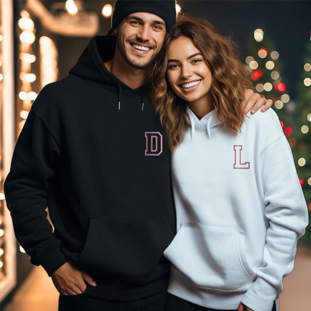 Hoodies & Sweatshirts, Pulli, Kapuzen-Pullover, Geschenk-Idee, Personalisiert mit Name, Est Jahreszahl, Weihnachts-Geschenk, Sweater, Hoodie, Kapuzenpulli, Jahrestag, Hochzeitstag, Hochzeit, Valentinstag, Pärchen, Paare, Geschenke für ihn, Geschenke für Sie, Mann, Frau, Herren, Damen, Kennenlernen, Freund, Freundin